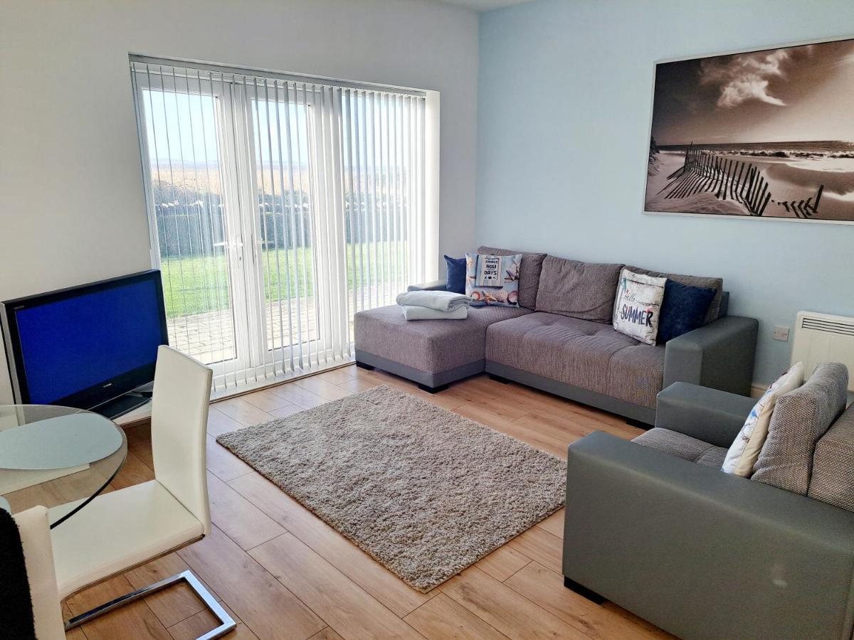 Coastal Apartment With Beach On Your Doorstep! Лланелли Экстерьер фото