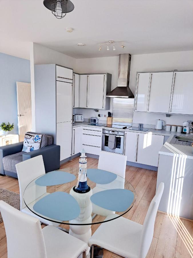 Coastal Apartment With Beach On Your Doorstep! Лланелли Экстерьер фото