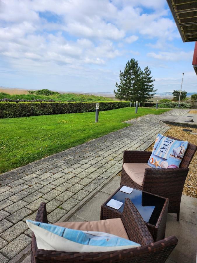Coastal Apartment With Beach On Your Doorstep! Лланелли Экстерьер фото